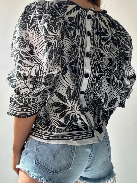 Farm Rio Black Tapestry Top.  Size Medium
Worn once. - Picture 3 of 12